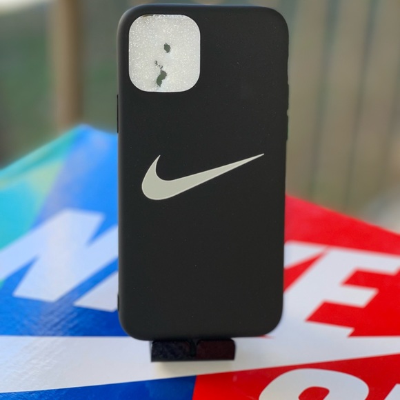 iPhone 11 Pro black. Case - Picture 2 of 6